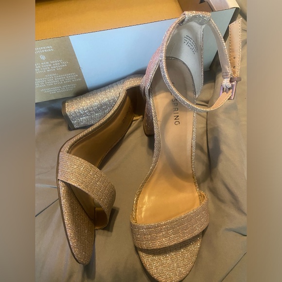 Glittery Rose Gold heels. - Picture 3 of 5